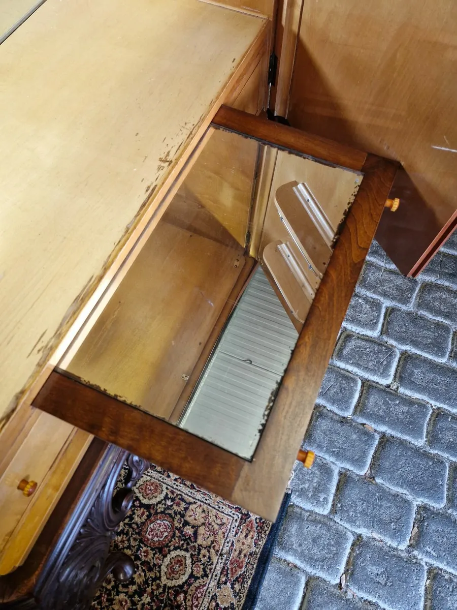 Cabinet - Image 4
