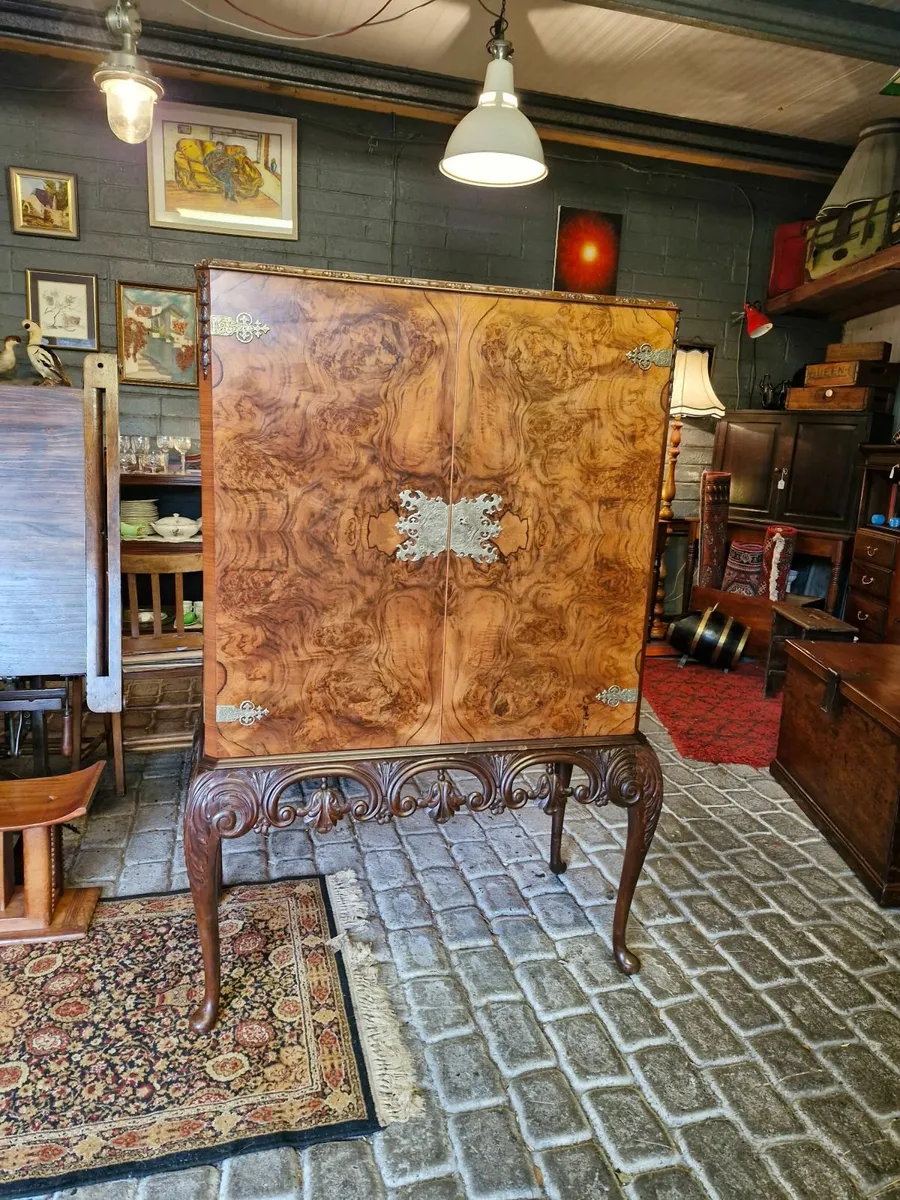 Cabinet - Image 1