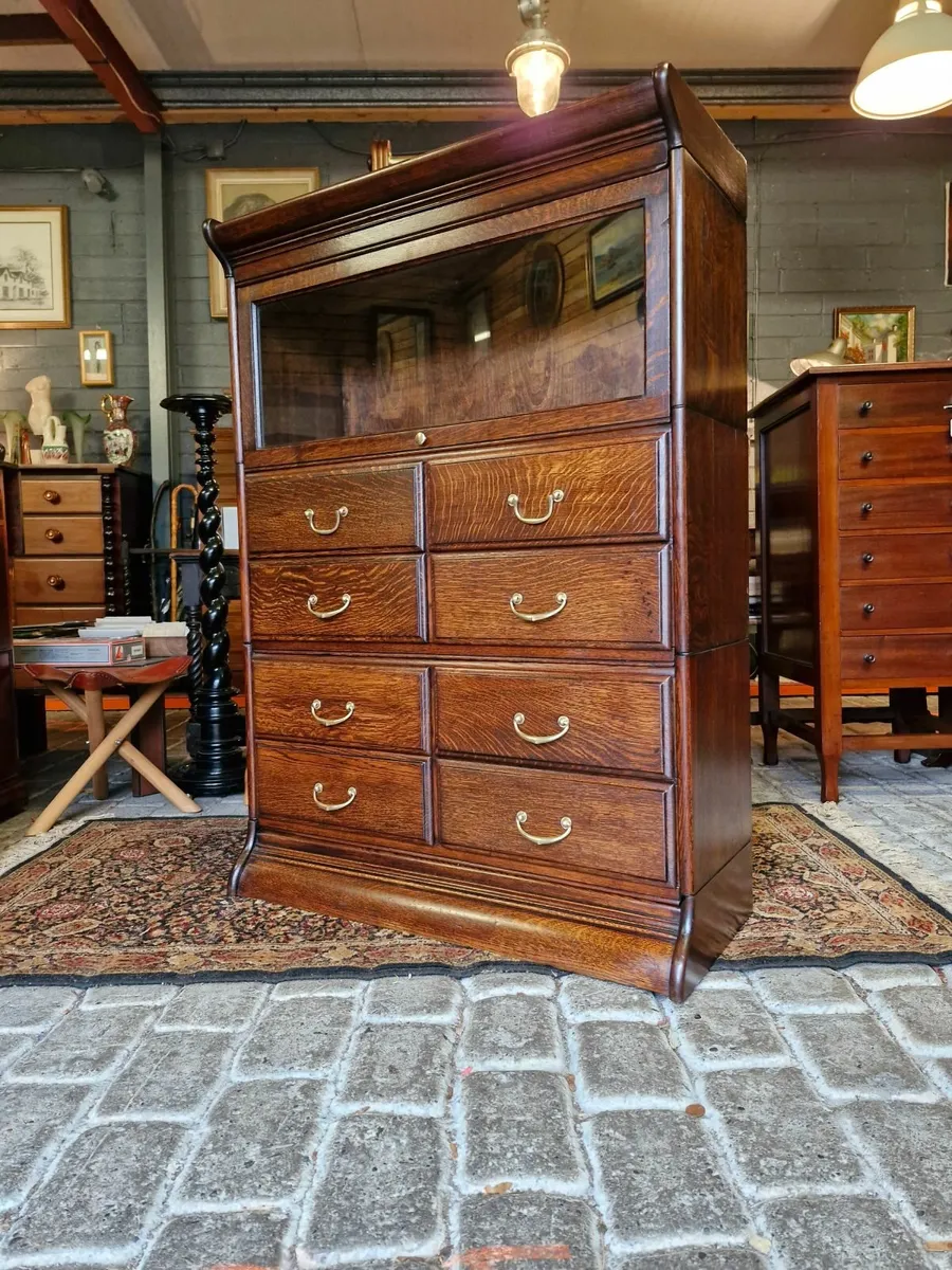 Cabinet - Image 1