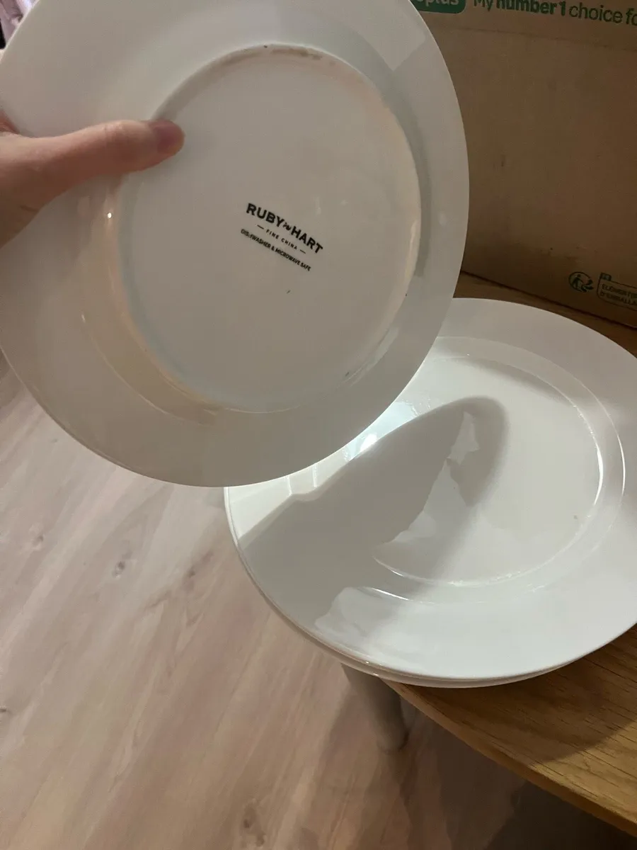 Set of 4 plates - Image 2