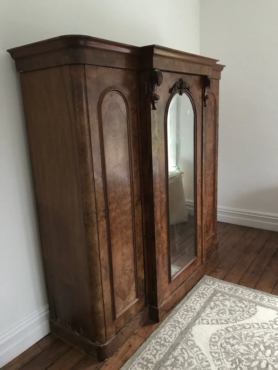 Antique triple front walnut and mahogany wardrobe - Image 3