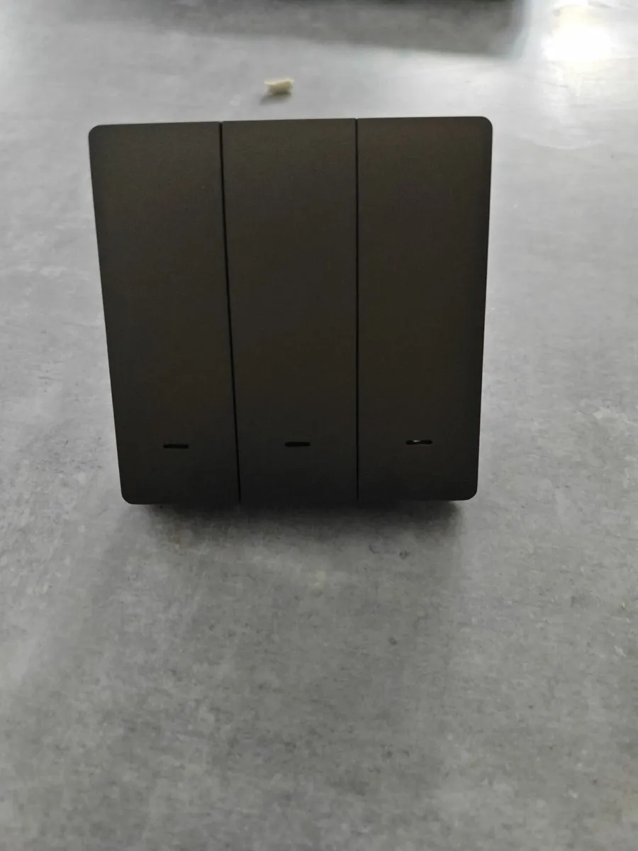 3 Gang Smart switch with no neutral required - Image 1