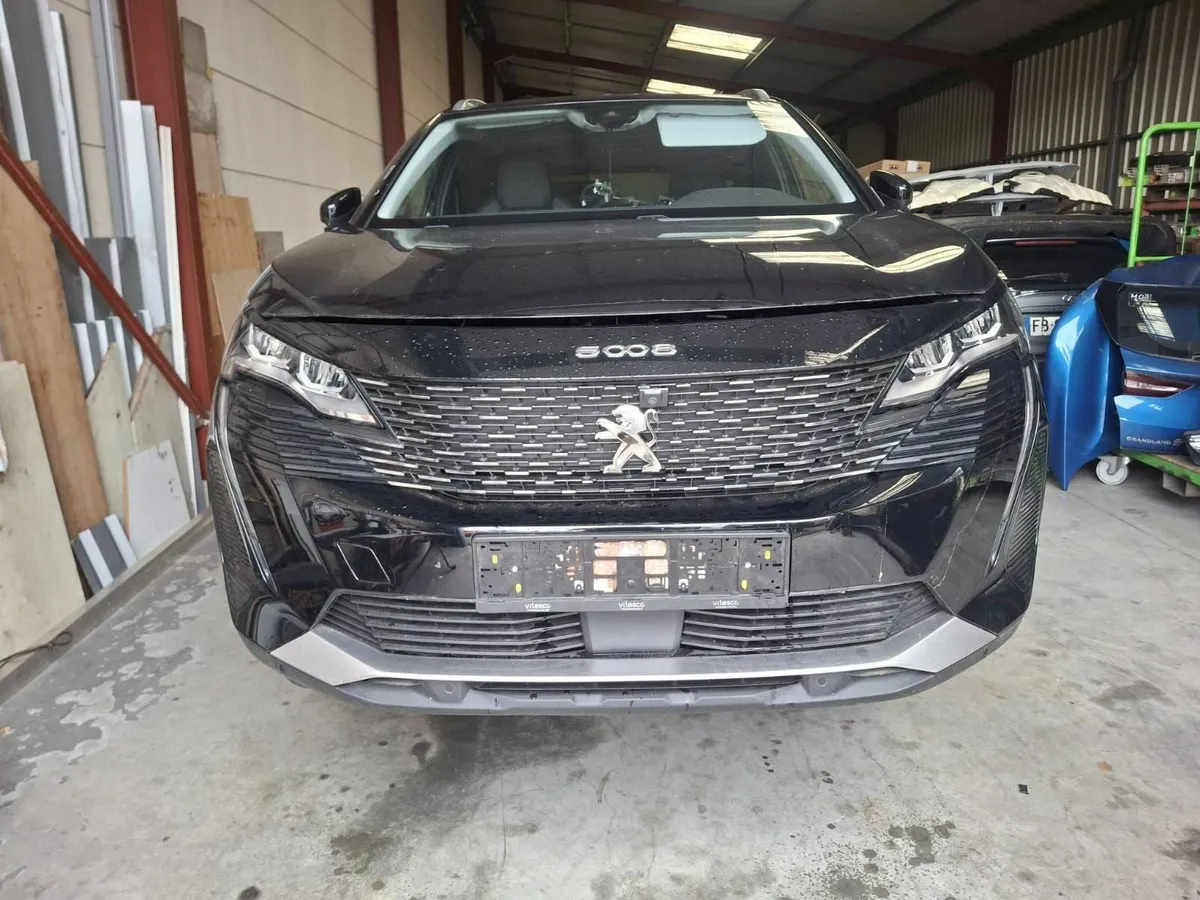 Peugeot 5008 Alure 2023 - Image 1