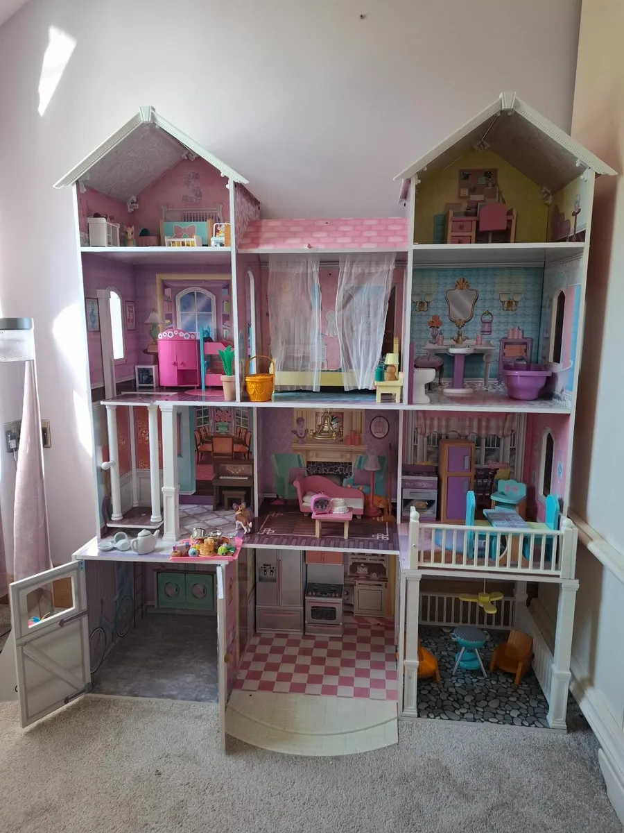 Doll House - Image 2