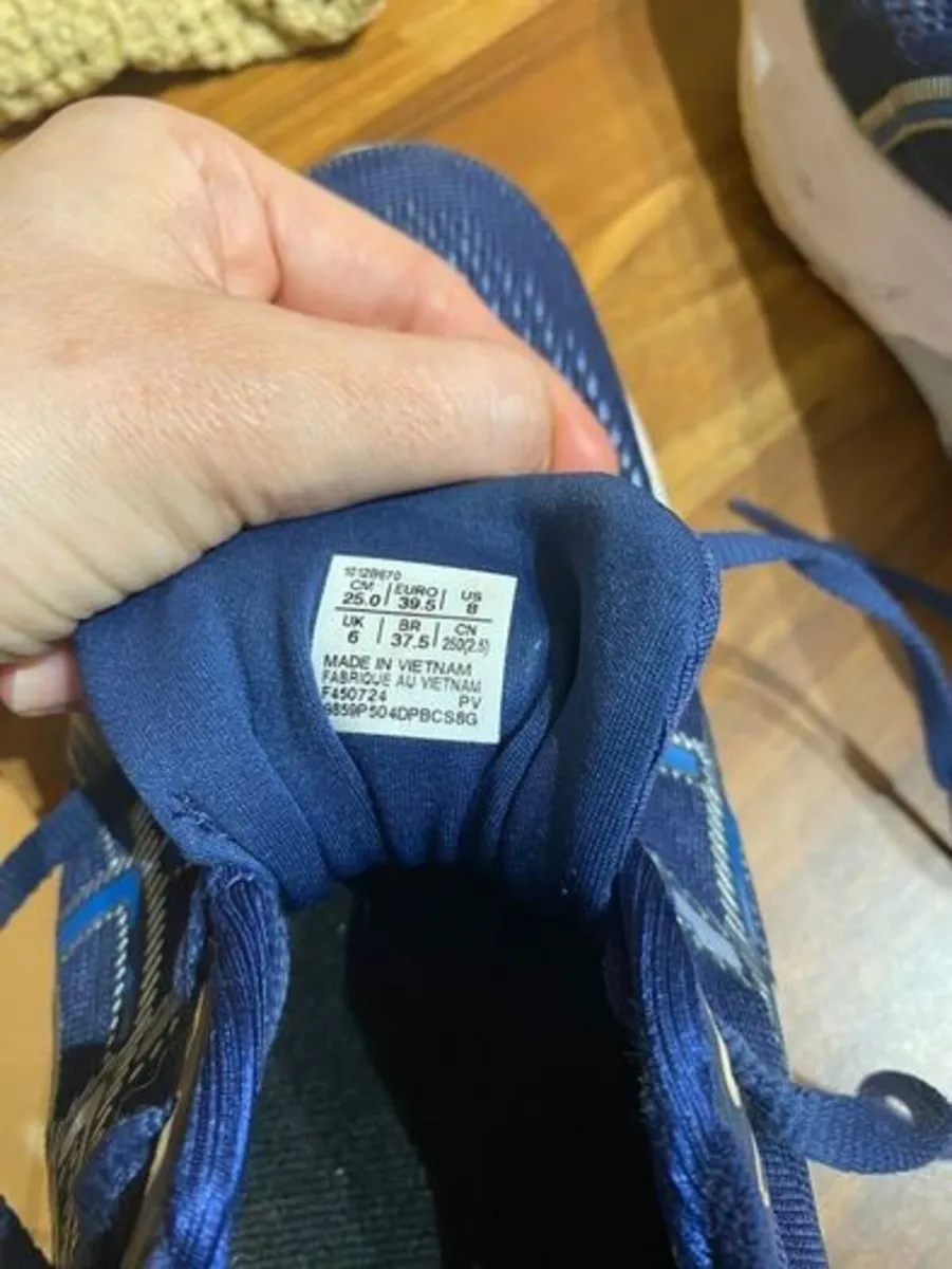 Asics Gel Kayano 31 Women (size 6) - Image 1