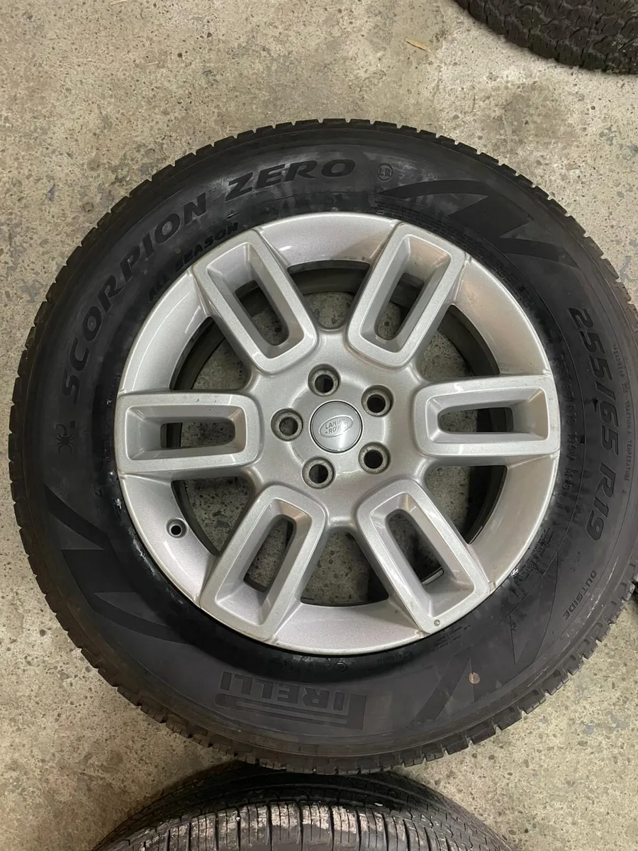 Landrover Defender L663 19 inch Alloys 5X120 - Image 3