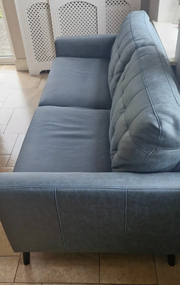 Couch - Image 3