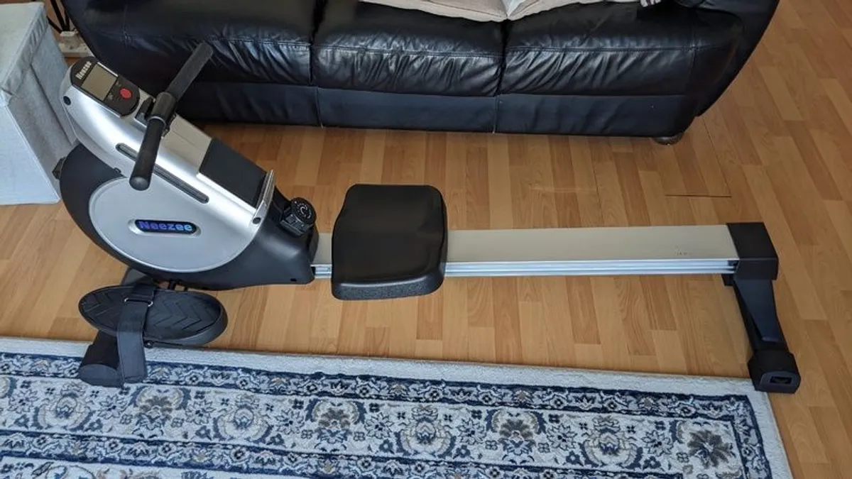 Neezee Rowing Machine, Barely Used - Image 1