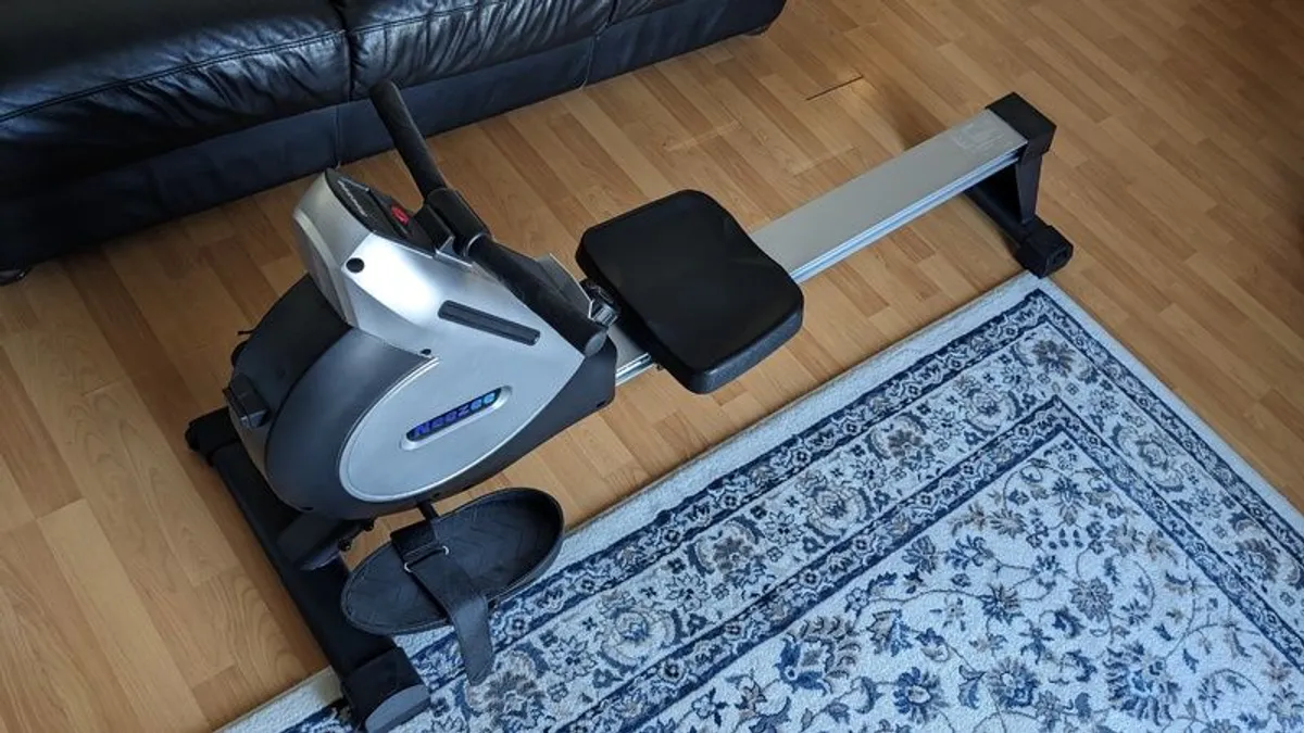 Neezee Rowing Machine, Barely Used - Image 2
