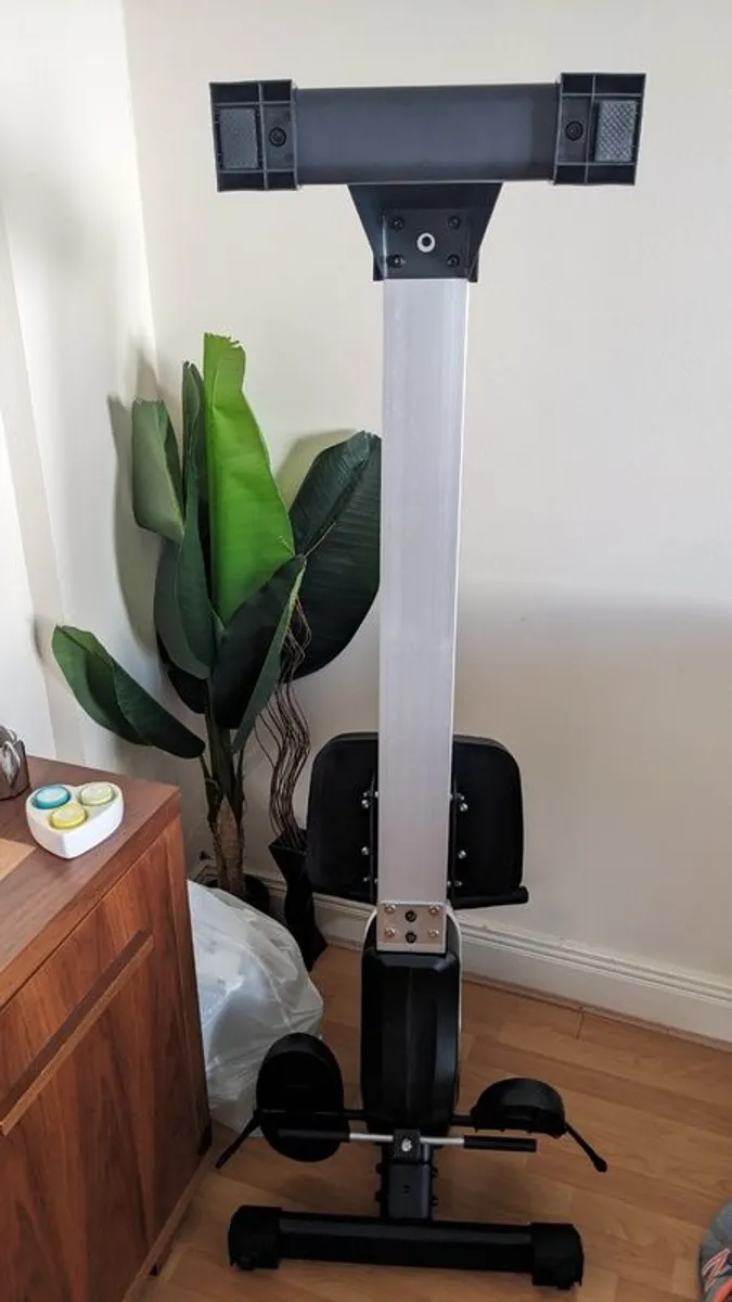 Neezee Rowing Machine, Barely Used - Image 4