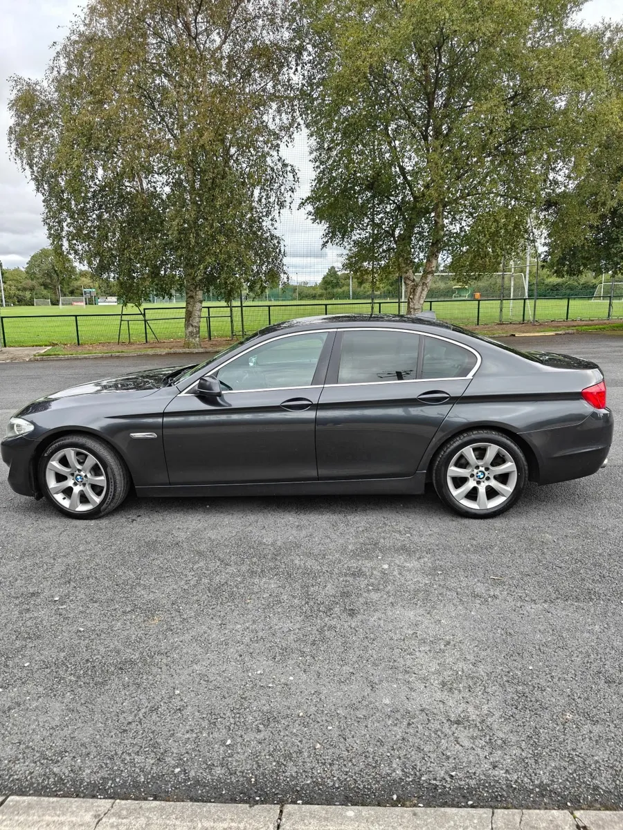 BMW 5-Series 2011 520D SE - Image 1