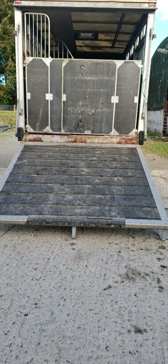 Horse lorry - Image 3