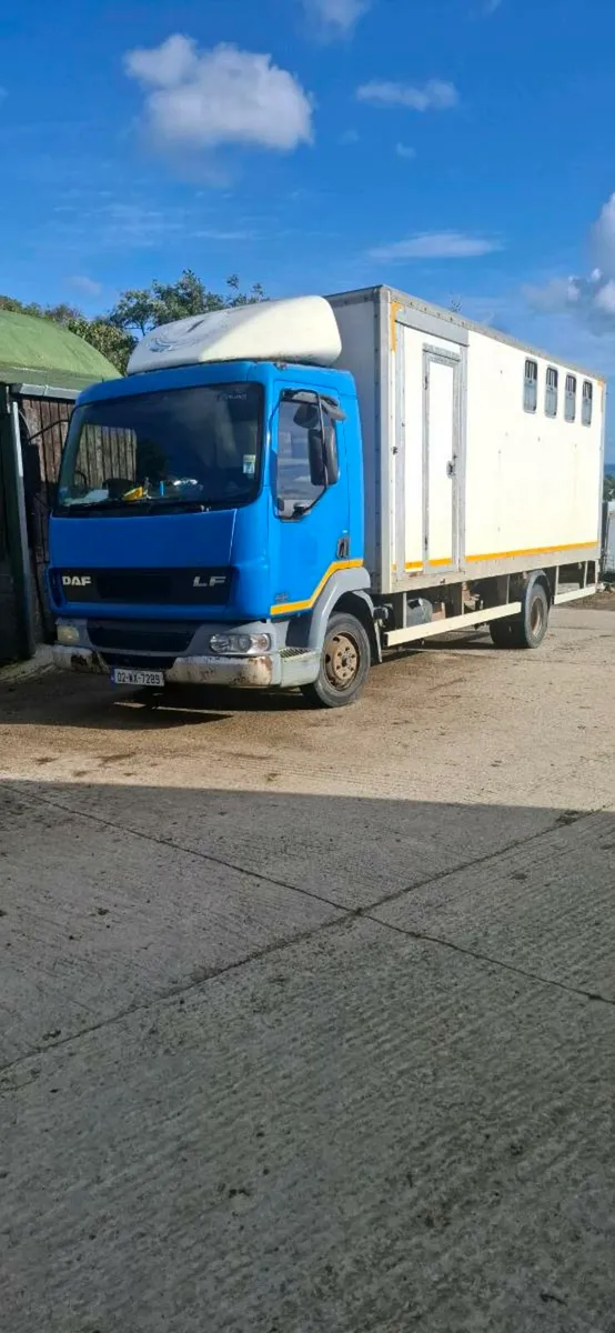 Horse lorry - Image 1