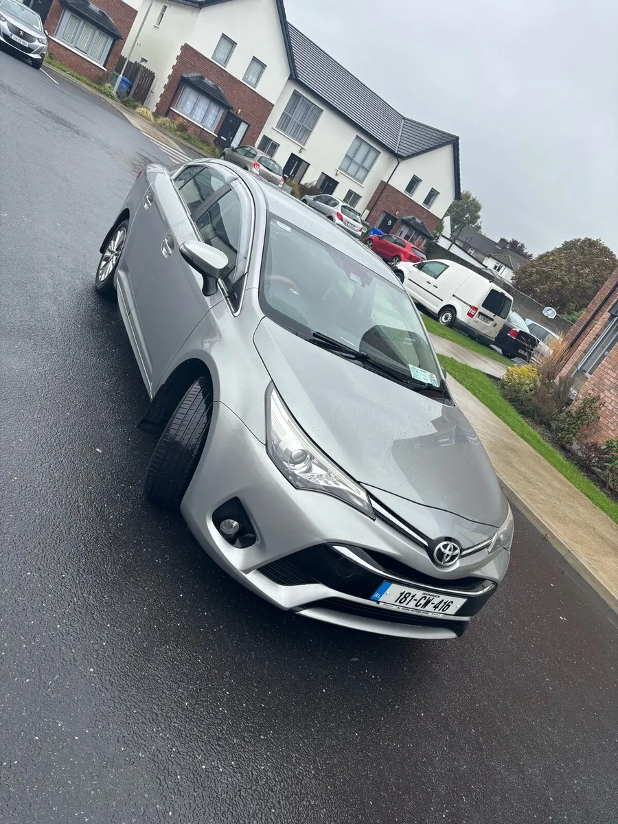 2018 Toyota avensis 2.0 diesel D4D luna model - Image 2