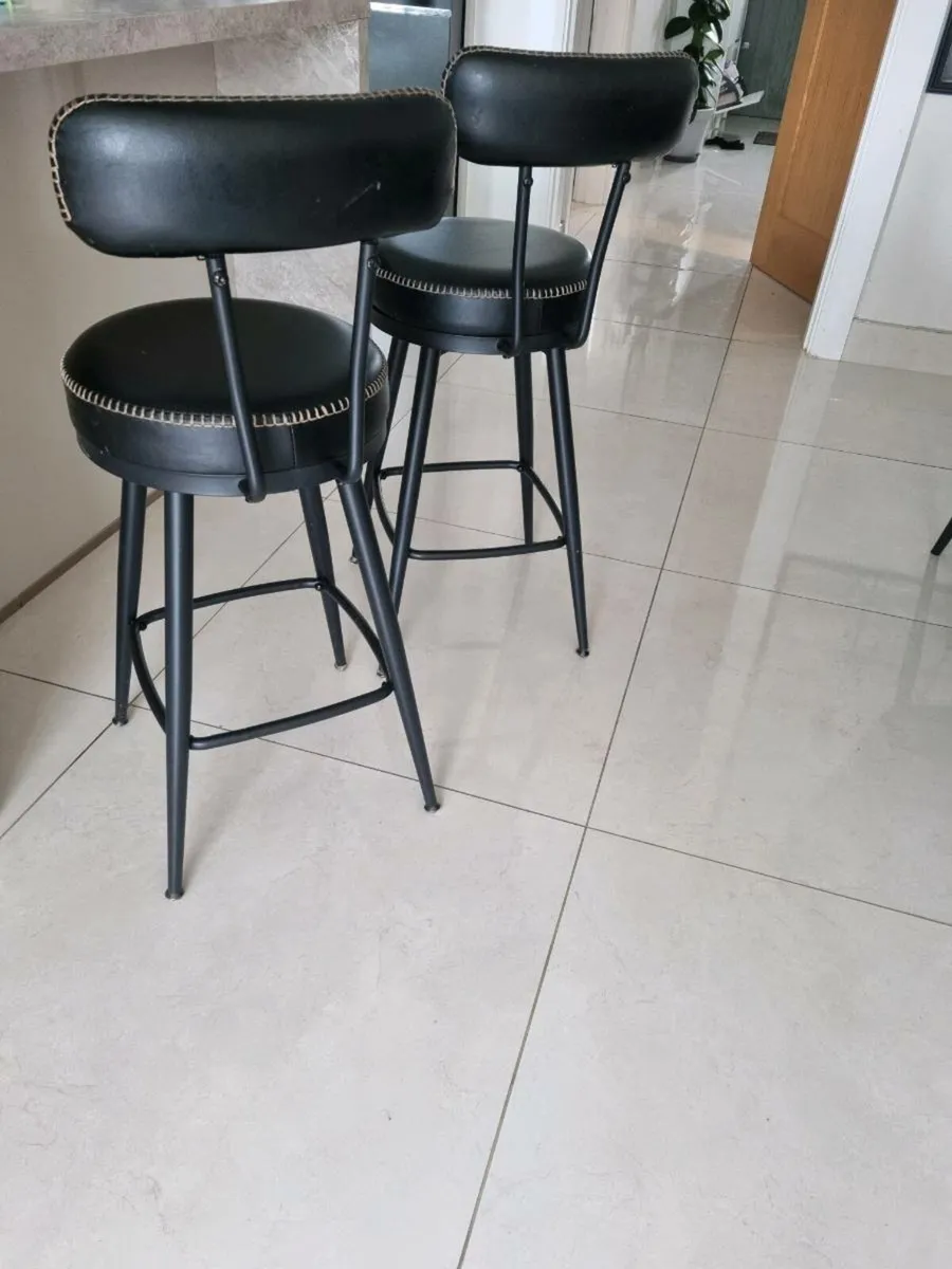 2 Bar stools - Image 1