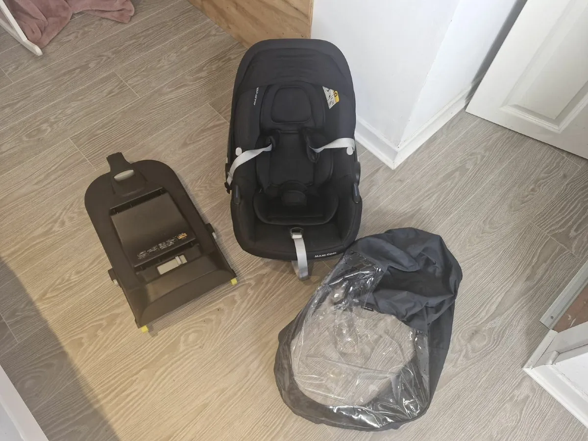 Isofix baby seat maxi cosi - Image 1