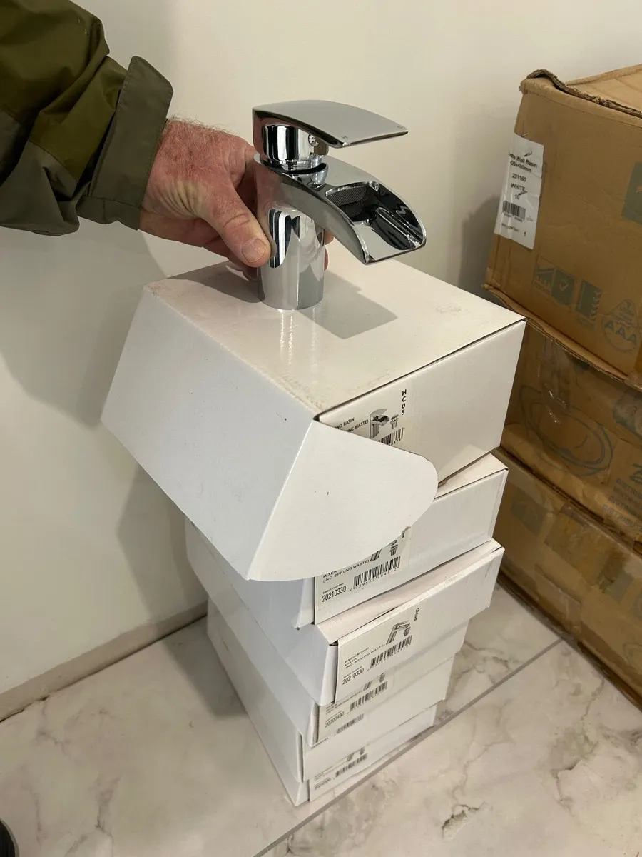 Bathroom taps - Image 1