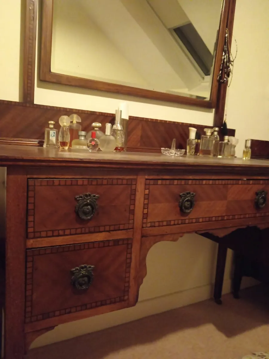 Mahogany Bed, Dressing Table, Chest of Drawers - Image 4