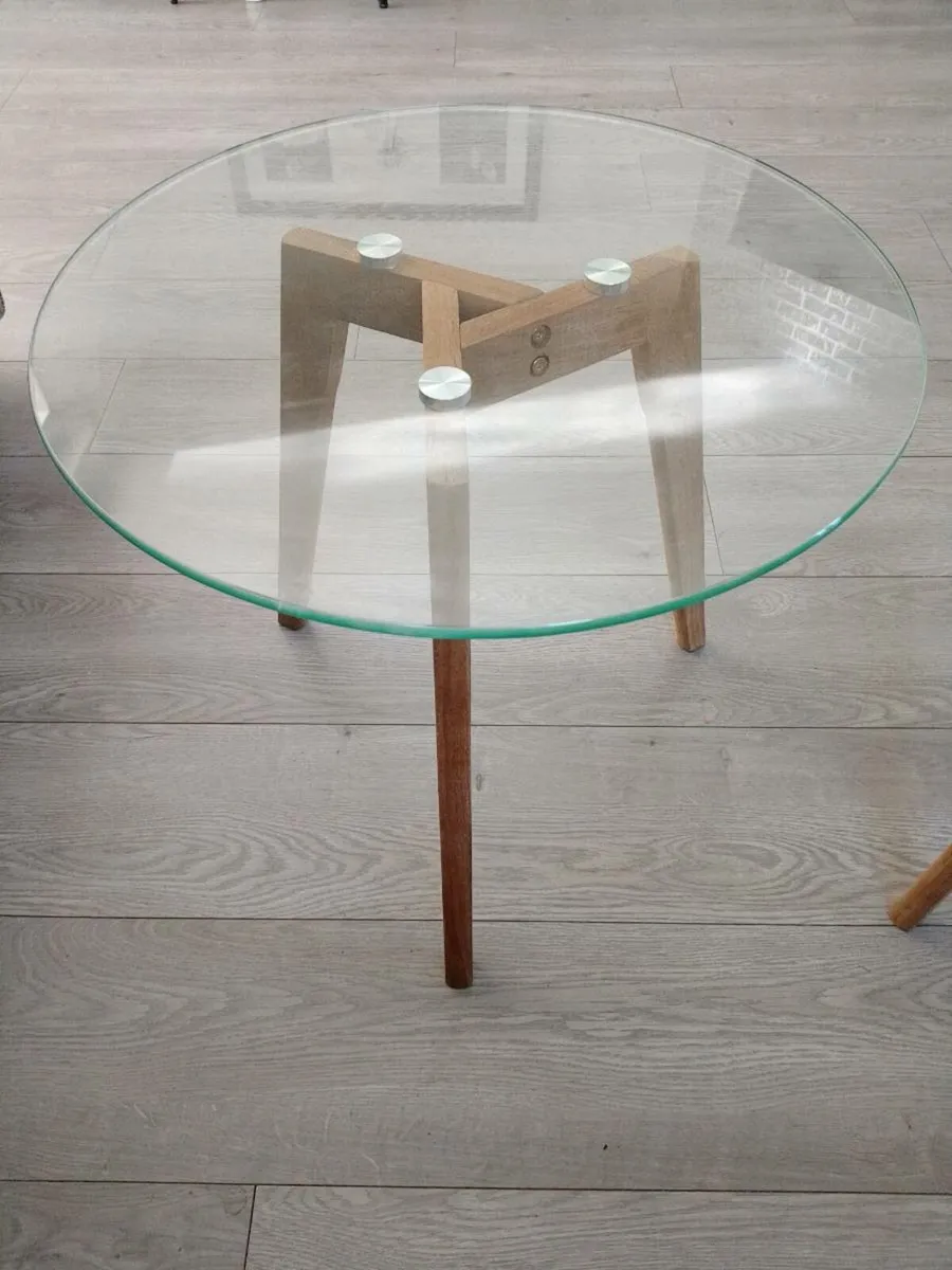 Glass nest tables for sale in good condition - Image 3