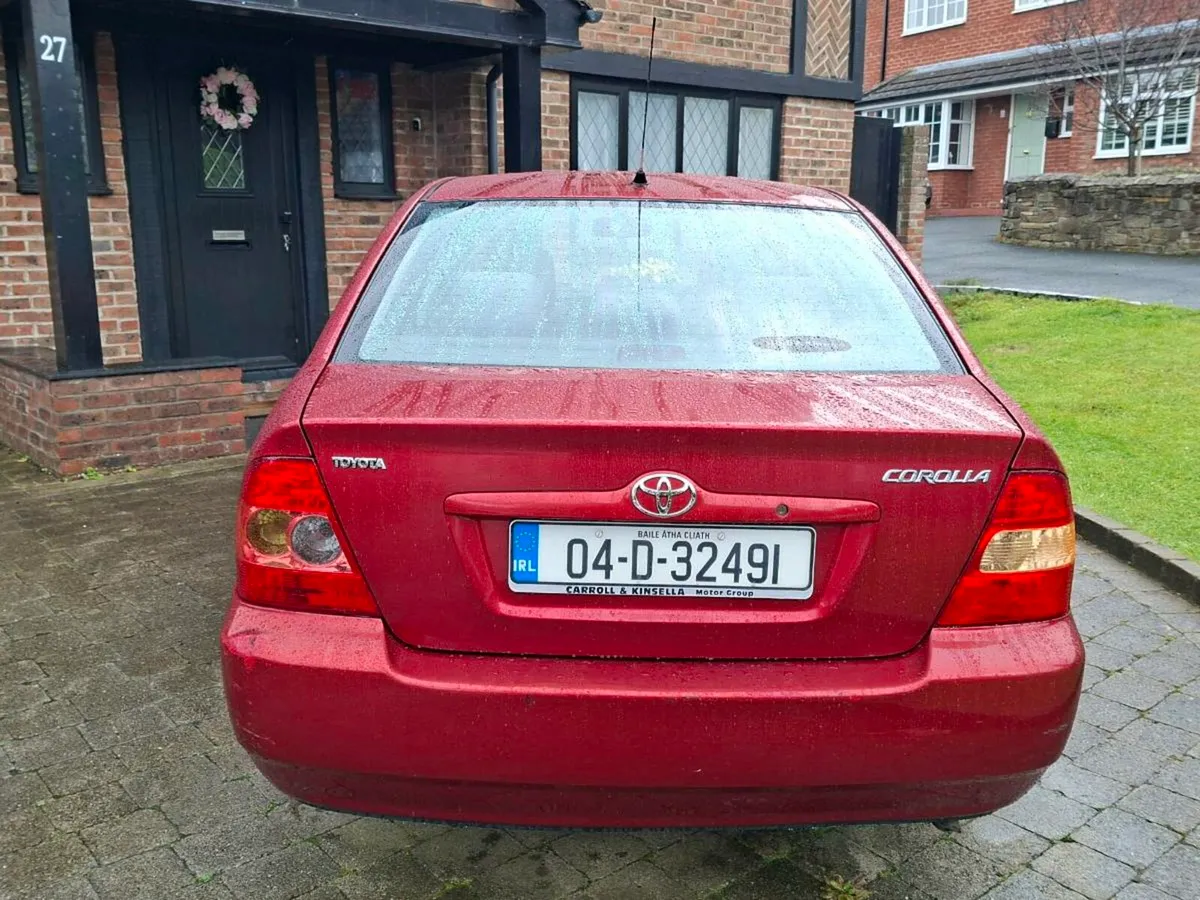 TOYOTA COROLLA 1.4 PETROL SALOON 2004 ONLY 136000 - Image 2