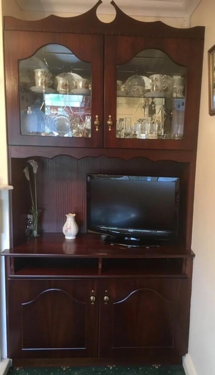 2 Matching Sitting Room / Living Room Units - Image 3