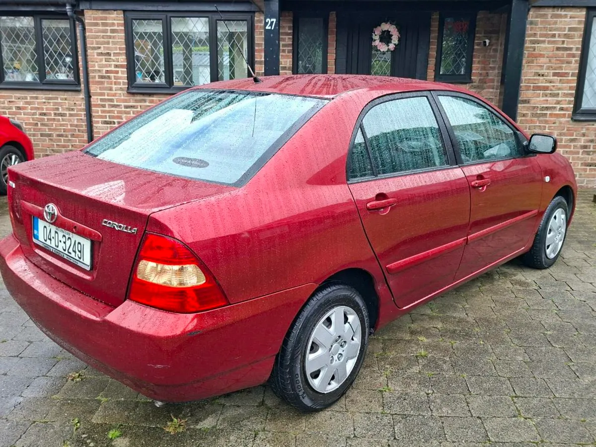 TOYOTA COROLLA 1.4 PETROL SALOON 2004 ONLY 136000 - Image 4