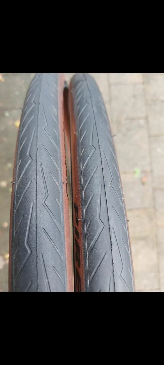 Pirelli Cinturato Tan Wall Bicycle Tyres - Image 2