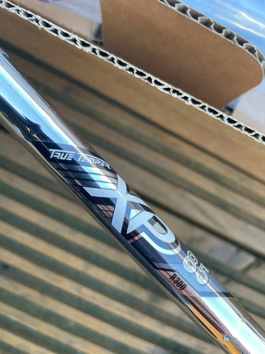 Brand New Callaway X Hot Irons 5-PW R300 - Image 2