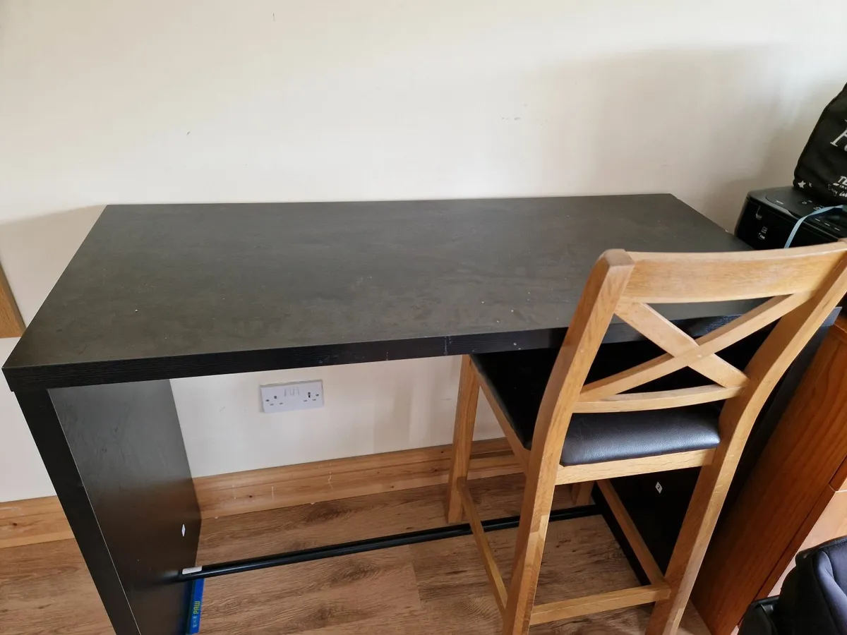 Breakfast bar
