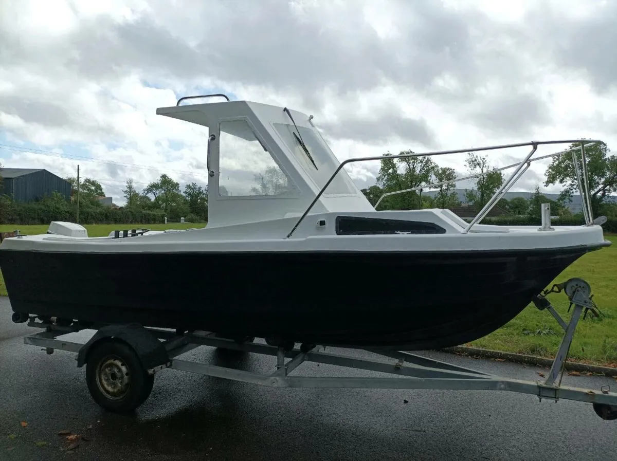 12 and 18 foot boats. - Image 1