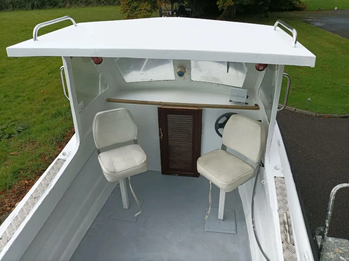 18 foot boat - Image 2