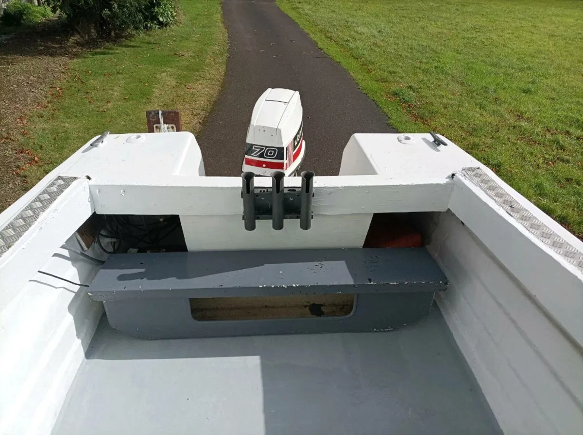18 foot boat - Image 3