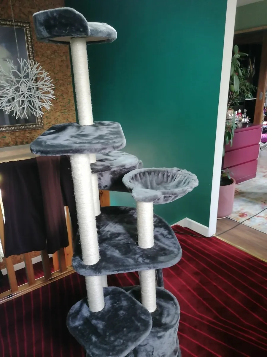 Cat tree - Image 1