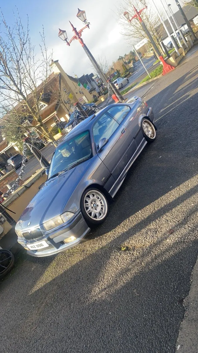 E36 323i coupe - Image 1