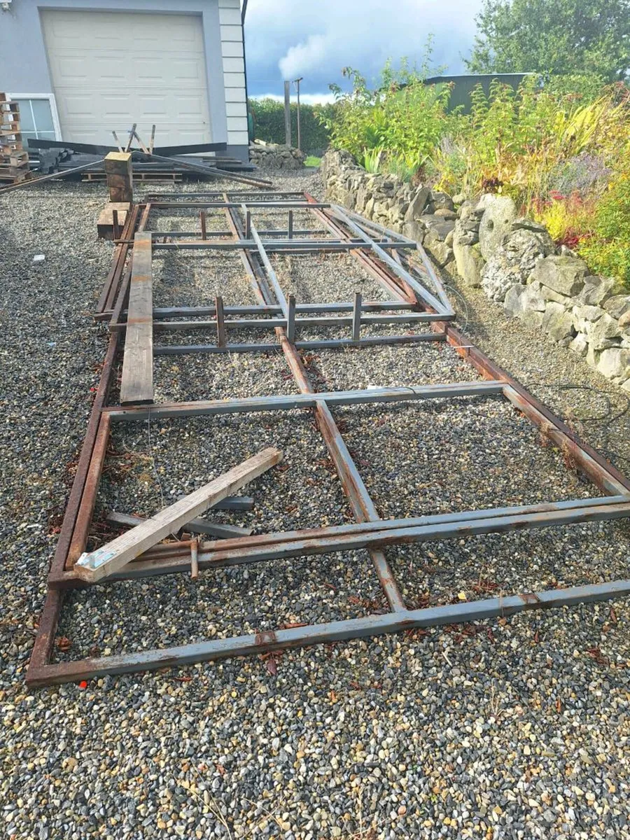 Shed - Image 2
