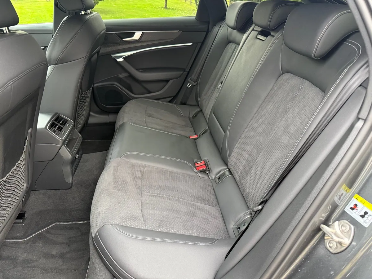 2025 Audi A6 40 TFSI Black Edition Estate AUTO - Image 4