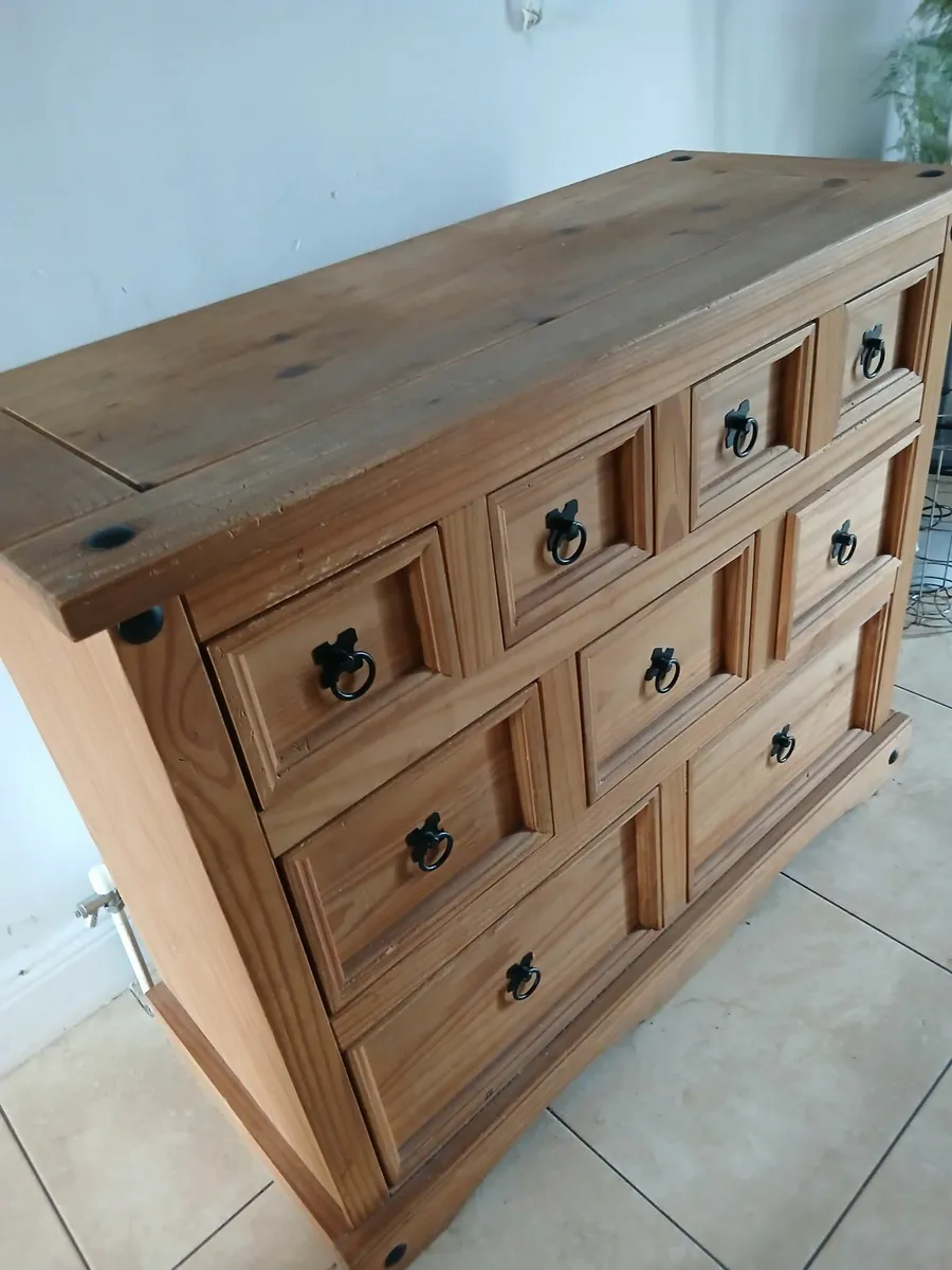 Furniture  chest - Image 1