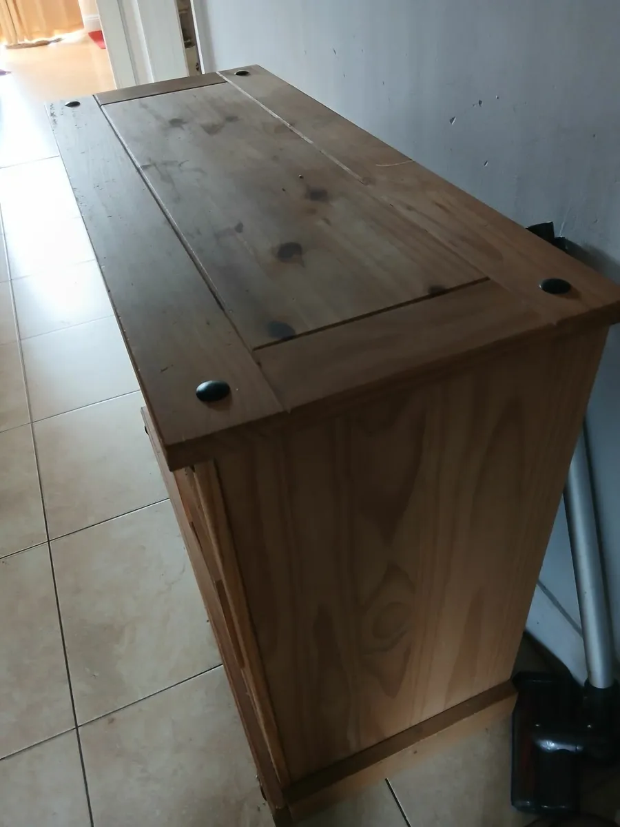 Furniture  chest - Image 4