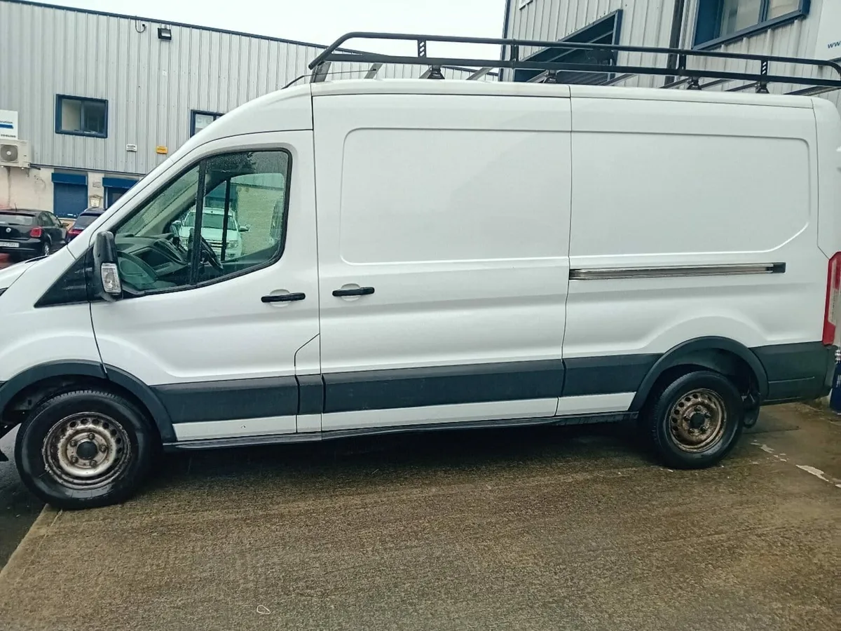 Window washing van - Image 1