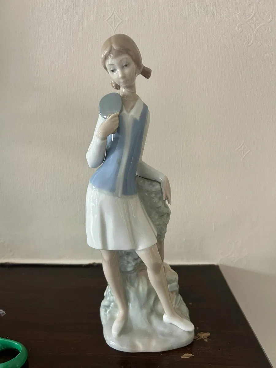 Collectable Nao figurines - Image 2