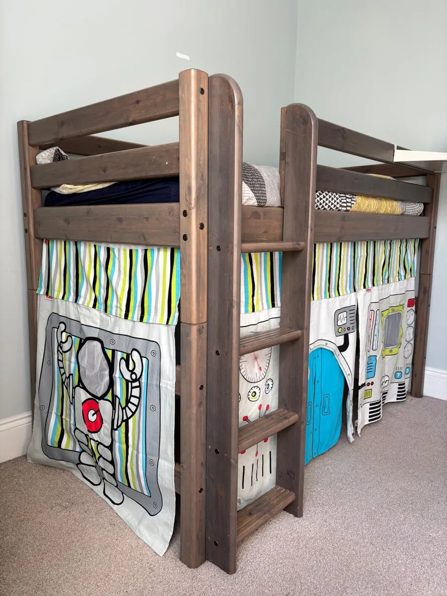 Boys bedroom furniture - Image 1