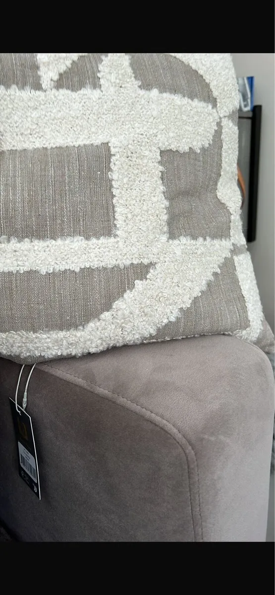 Cushions - Image 2