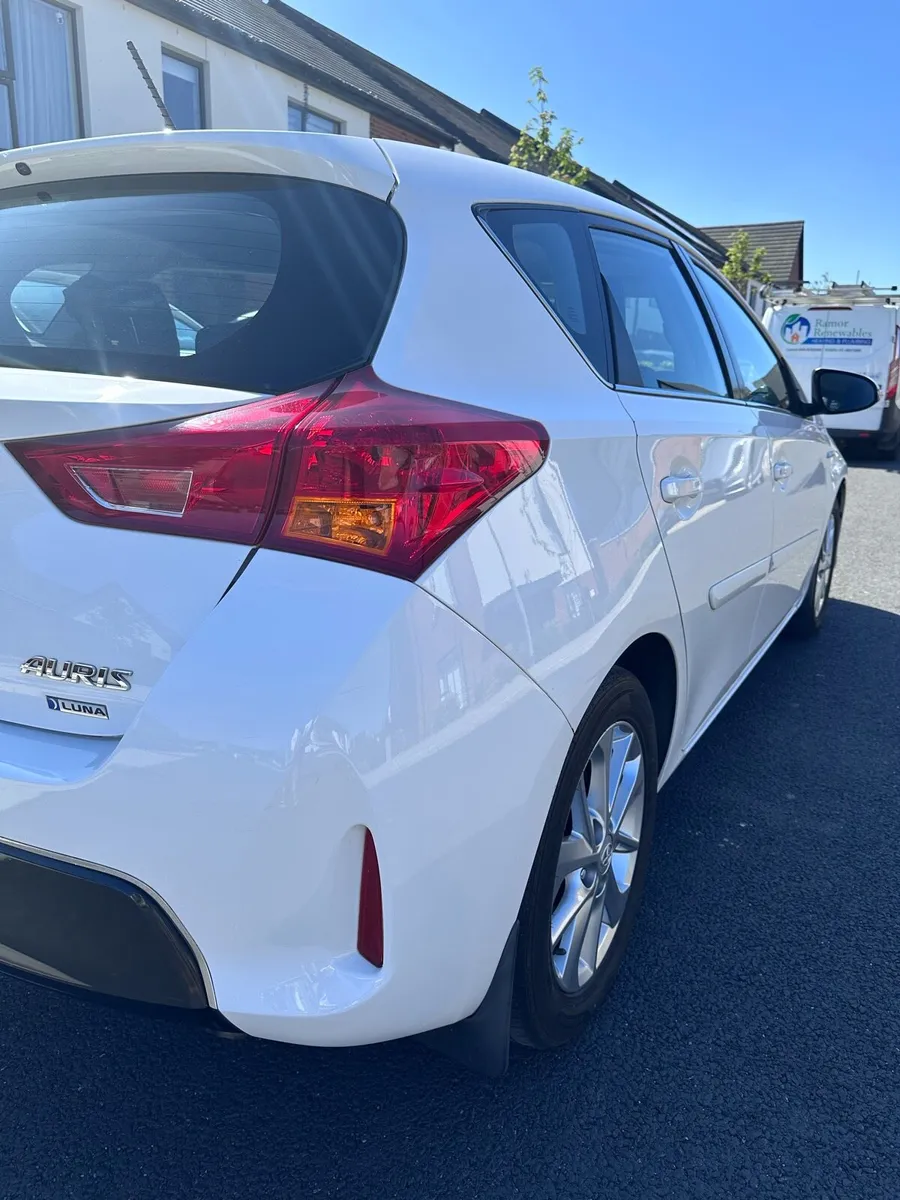 Toyota Auris - Image 2