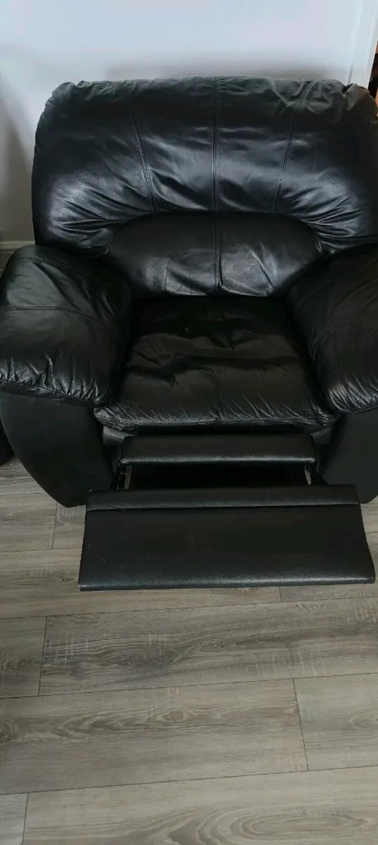 Leather couch - Image 3