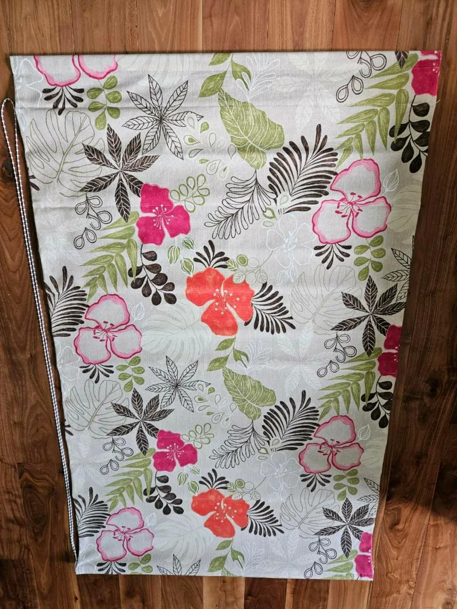 4 x Living Room Roman Blinds - Image 1