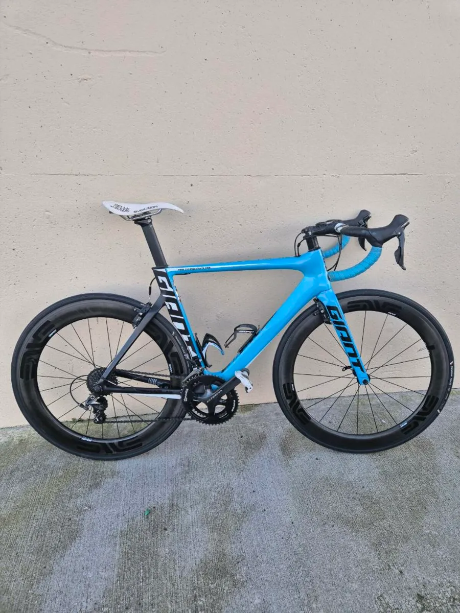Giant propel - Image 1