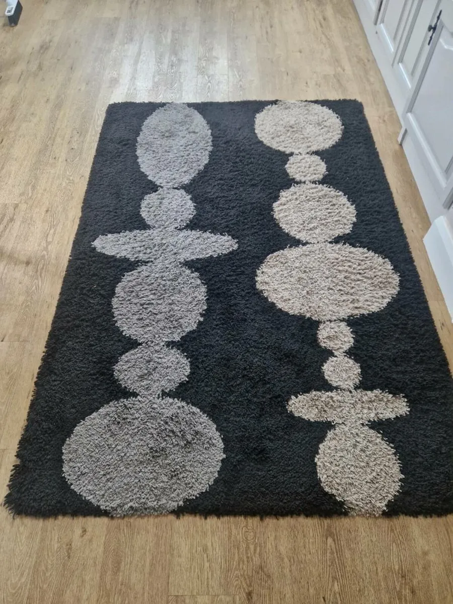 Rug - Image 1