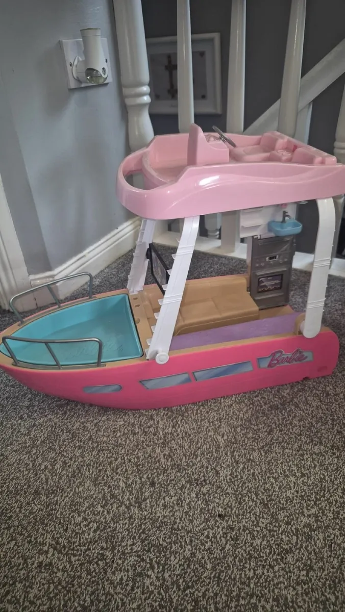Barbie boat