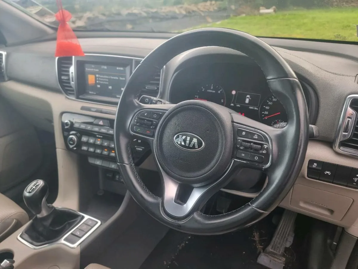 KIA SPORTAGE Eco-Dynamic + ( Top range ) - Image 3