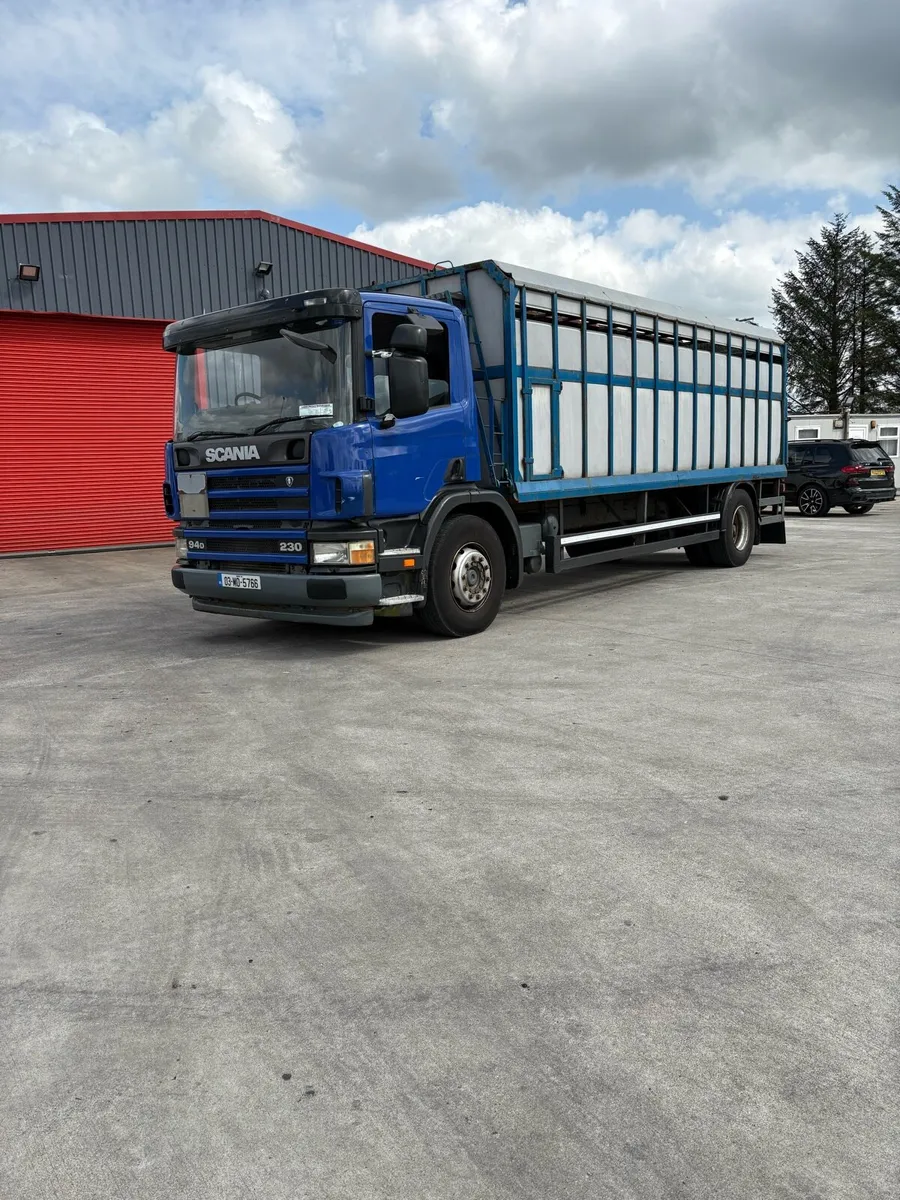 Scania P94 230 Cattle livestock lorry low km - Image 1